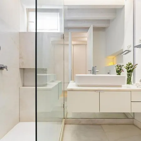 Be Local - 3 Bedrooms Flat In Front Of The Fado Museum In Alfama 公寓 *