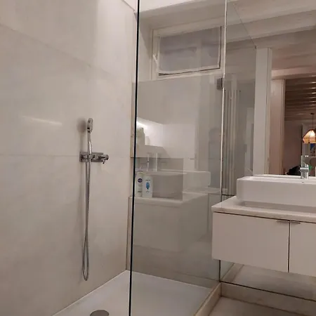 • Downtown • 3 Bedrooms • Balcony Apartmán