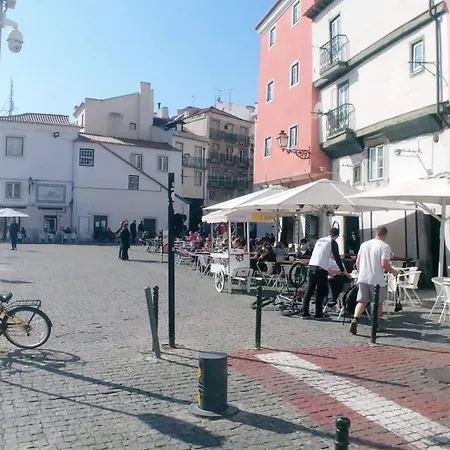 • Downtown • 3 Bedrooms • Balcony Apartman