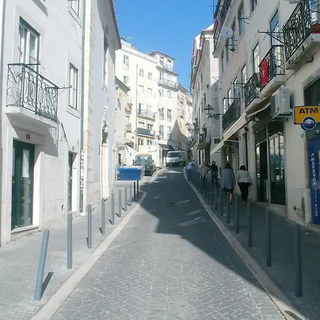 • Downtown • 3 Bedrooms • Balcony * Lisboa