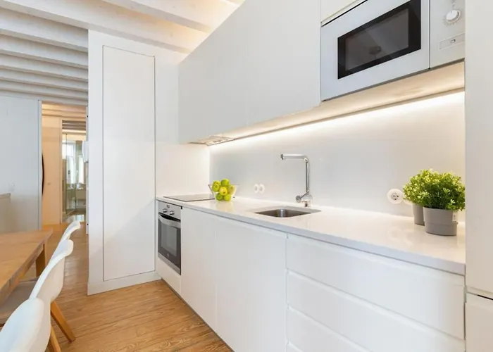 아파트 • Downtown • 3 Bedrooms • Balcony
