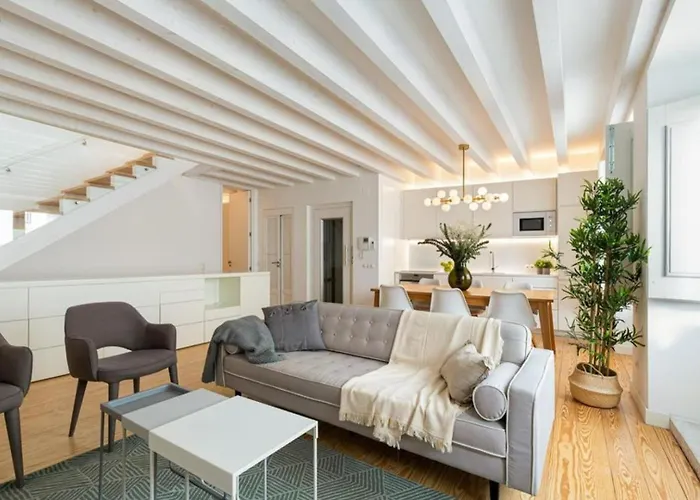 • Downtown • 3 Bedrooms • Balcony 아파트 *