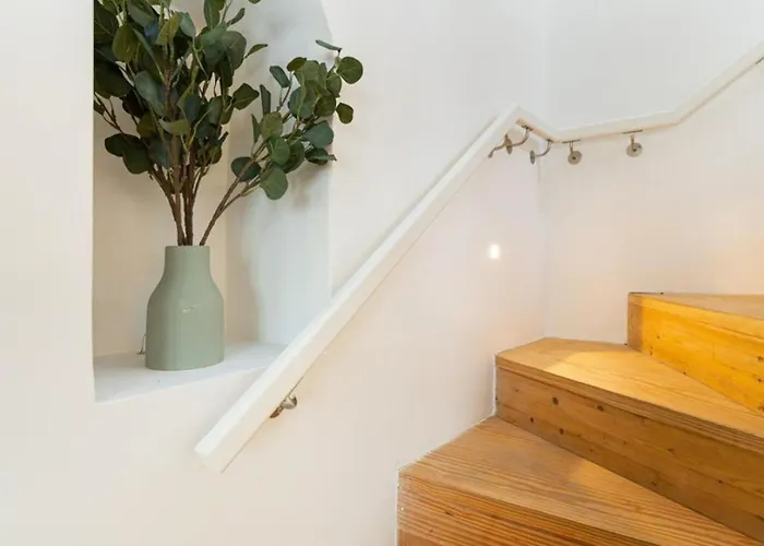 • Downtown • 3 Bedrooms • Balcony * 리스본