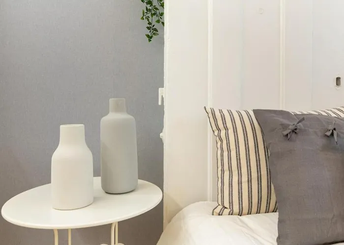 아파트 • Downtown • 3 Bedrooms • Balcony *