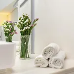 • Downtown • 3 Bedrooms • Balcony Apartman *