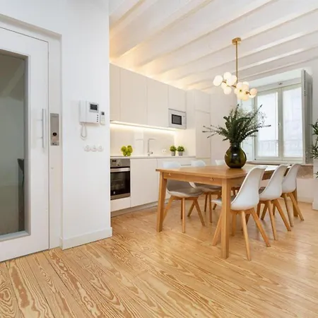 Be Local - 3 Bedrooms Flat In Front Of The Fado Museum In Alfama Apartmán